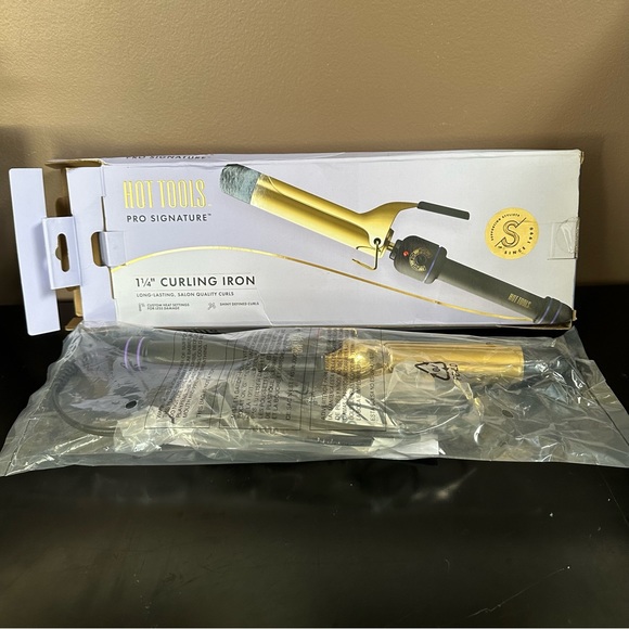 Hot Tools Curling Iron Size 1 1/4” - Picture 5 of 6